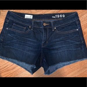 Gap shorts